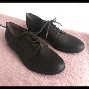 Franco Sarto brown oxfords